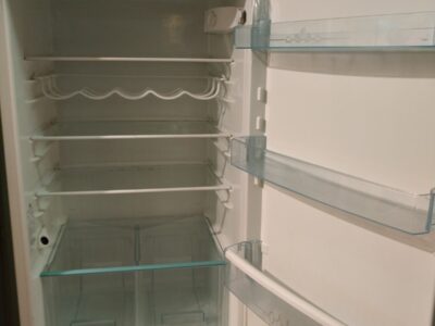 A vendre figidaire Faure combi: frigidaire/congélateur