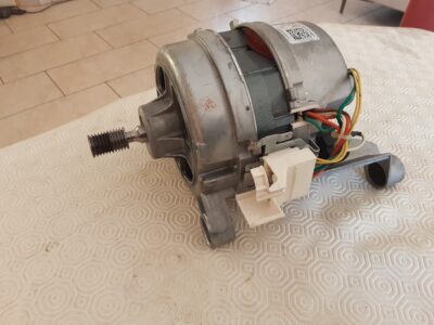 MOTEUR Lave Linge Faure FWY 61226 WS