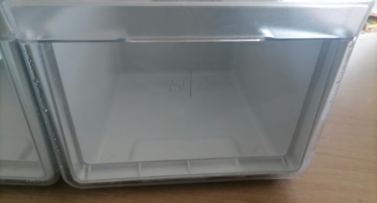 bac et balconnet porte frigo hotpoint ariston MC06