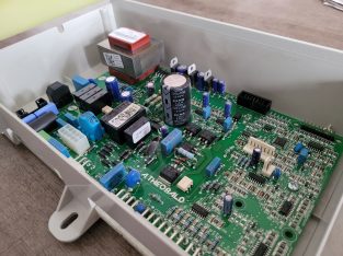 Boîtier électronique Frisquet chaudière à condensation